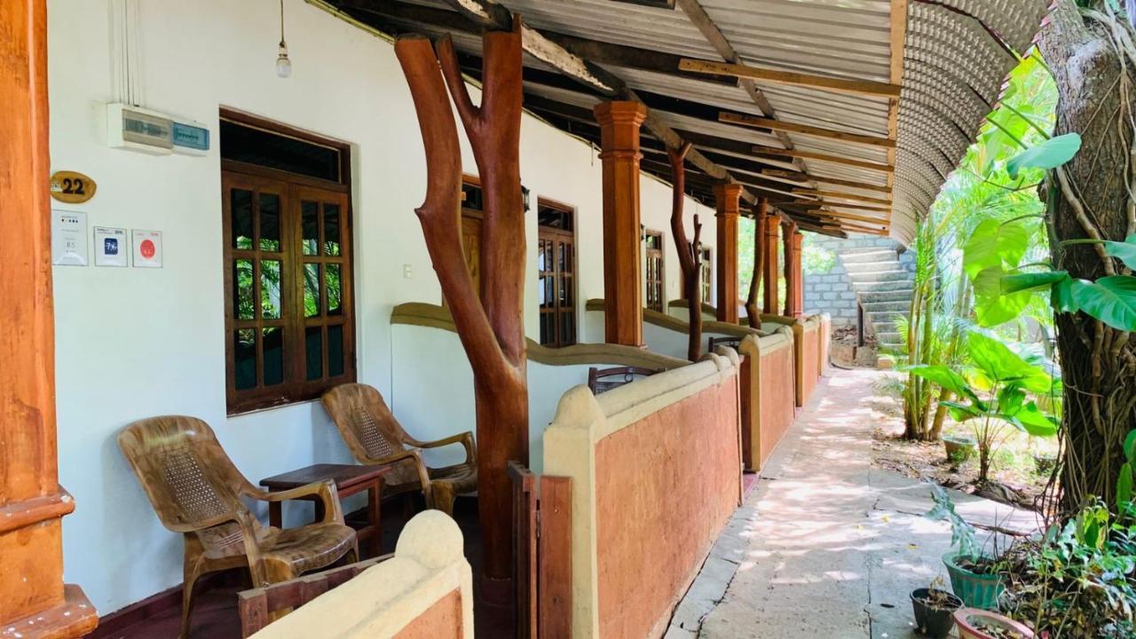 锡吉里亚 斯思拉自然小屋酒店 外观 照片